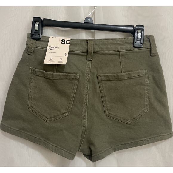 Juniors’ So High Rise Mini Skort Size 3/26W Green Zipper Button 2 Pocket Stretch - Picture 2 of 5